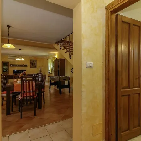Villa Vernier In - Haus Fuer 6-8 Personen *