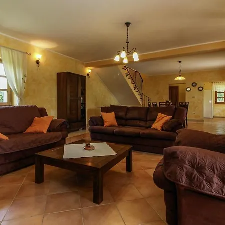 Vernier In - Haus Fuer 6-8 Personen Villa Kringa