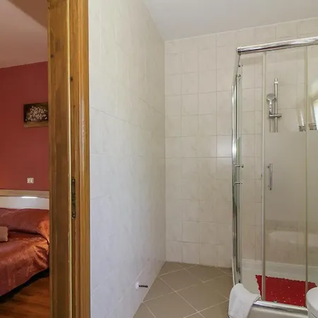 Vernier In - Haus Fuer 6-8 Personen Villa Kringa