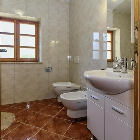 Vernier In - Haus Fuer 6-8 Personen Villa